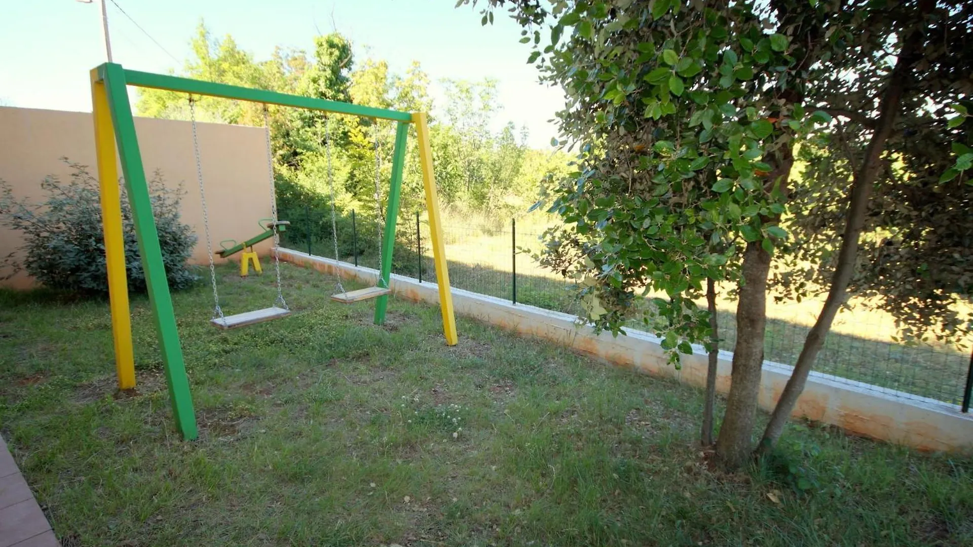 Lovely Villa With Pool, Wellness And Fenced Garden Rakalj