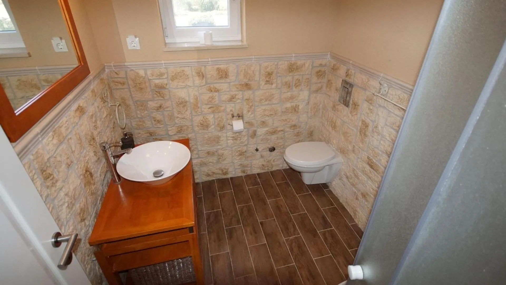 Lovely Villa With Pool, Wellness And Fenced Garden Rakalj